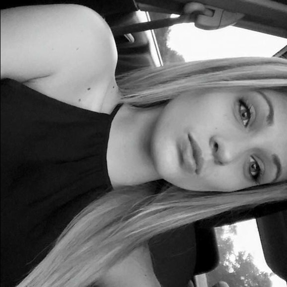 Meet your Posher, Rebecca - Picture 4 of 5